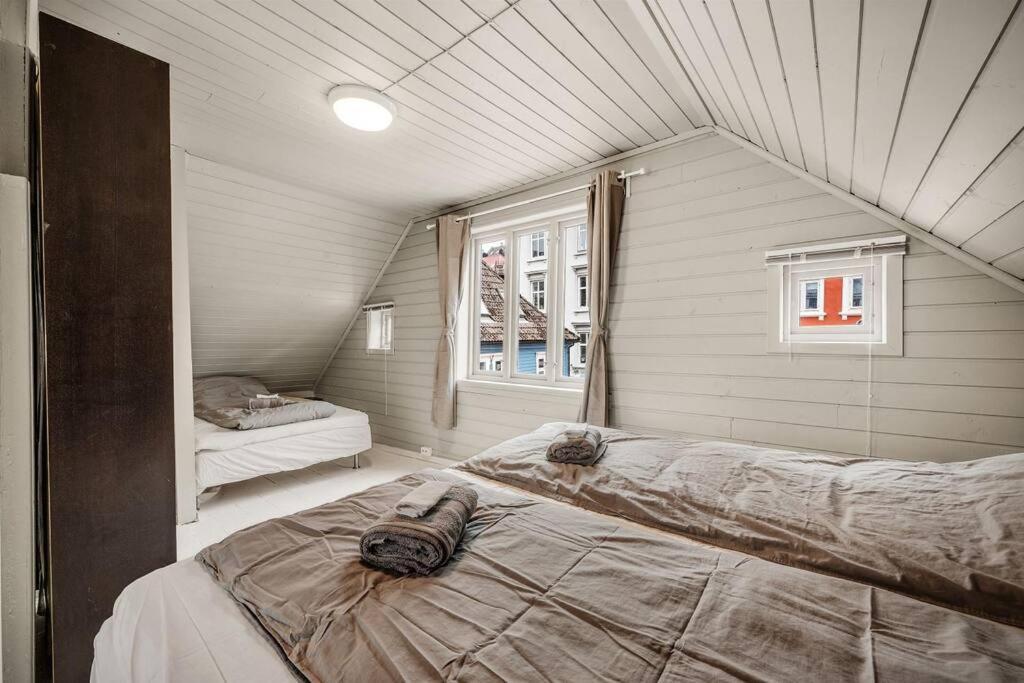 Dinbnb Homes I 4-Bedroom Historical House In Romantic Surroundings Берген Екстер'єр фото